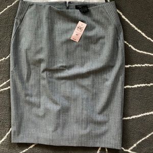 Ann taylor NWT grey ruffle pencil skirt 4p